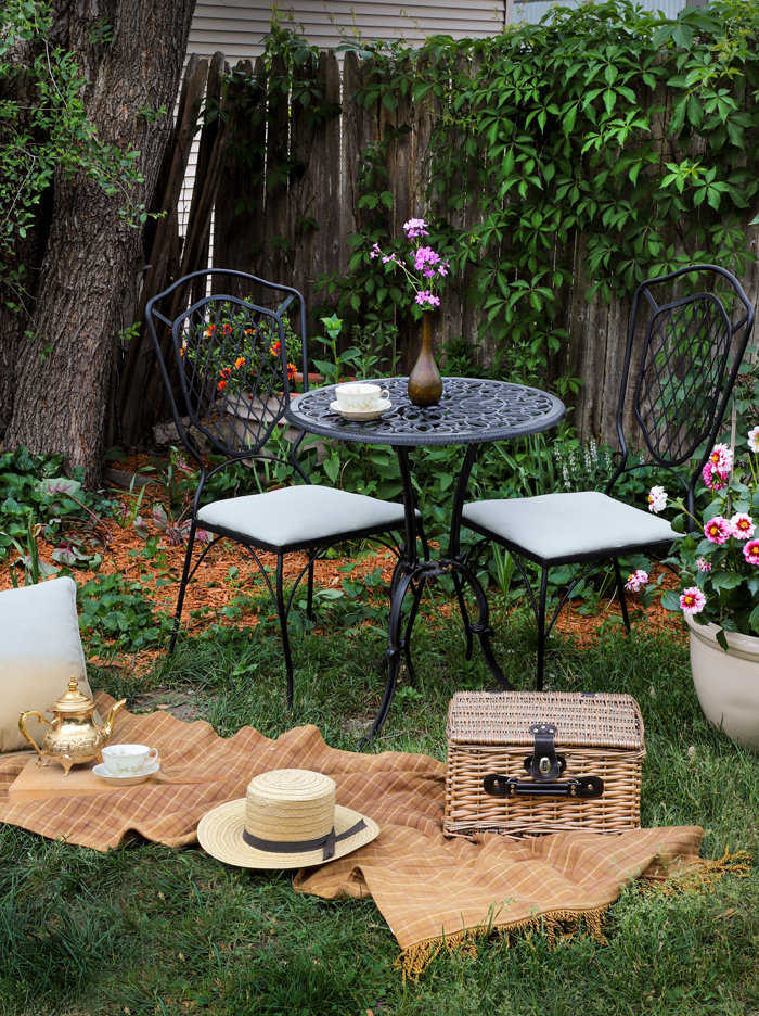 Outdoor Chair Makeover with Fabric Spray Paint - I SPY DIY